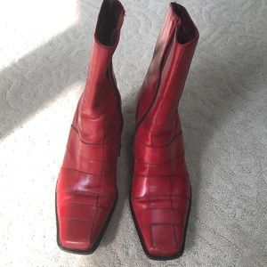 Mid calf leather boot